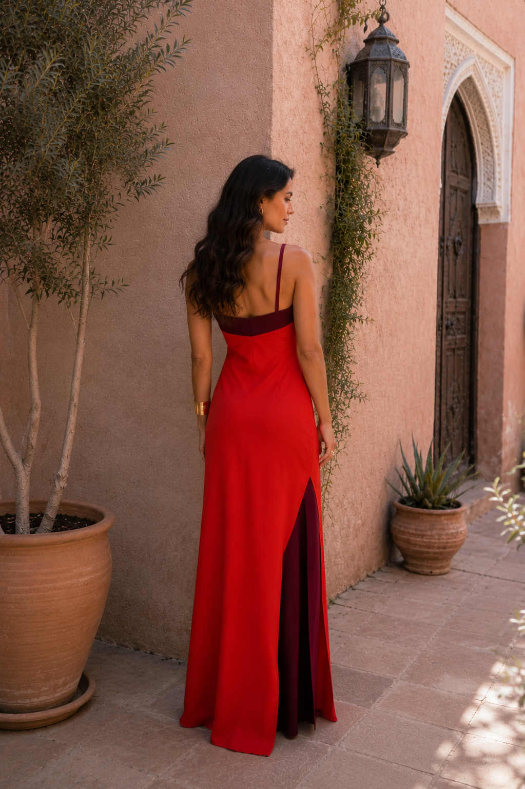 Robe longue à col licou avec fente