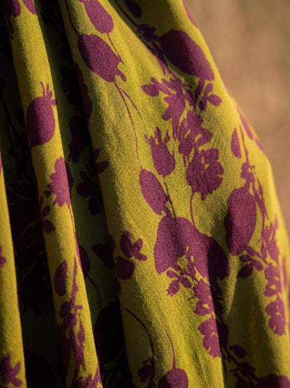 Robe longue à motifs floraux et à la coupe fluide