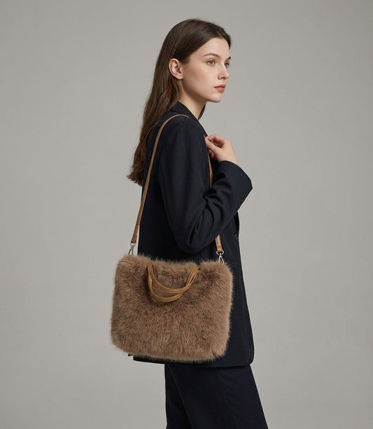 Bolso de Peluche para Mujer – Tote/Tipo Bucket, Suave y Elegante