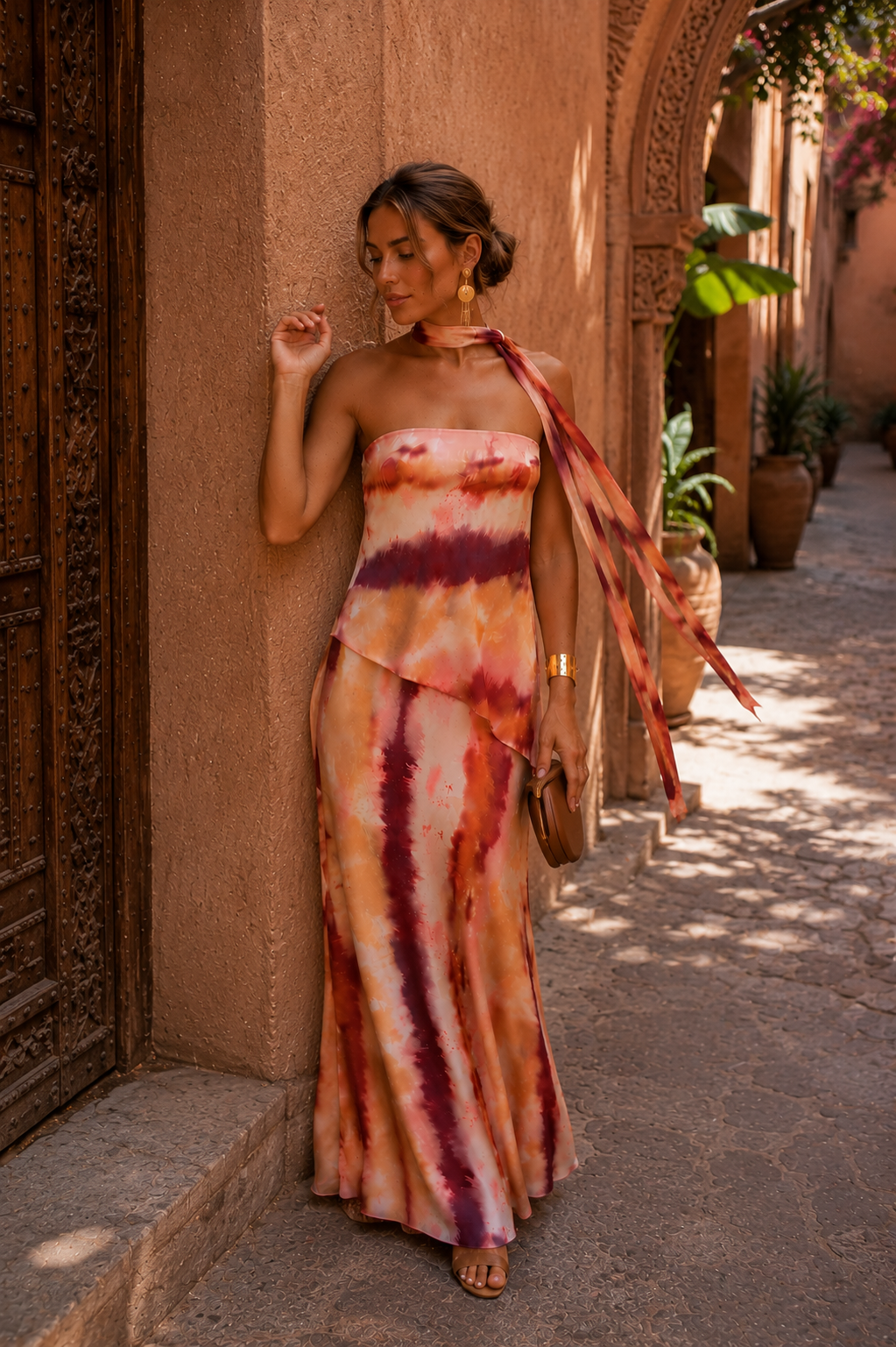 Robe longue à motifs avec décolleté bustier