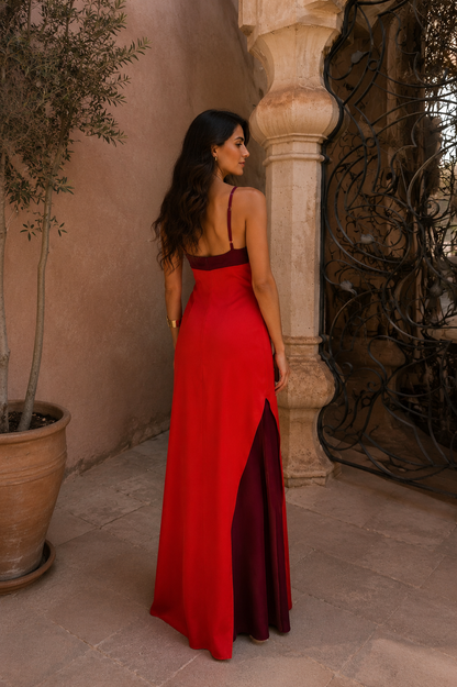 Robe longue à col licou avec fente